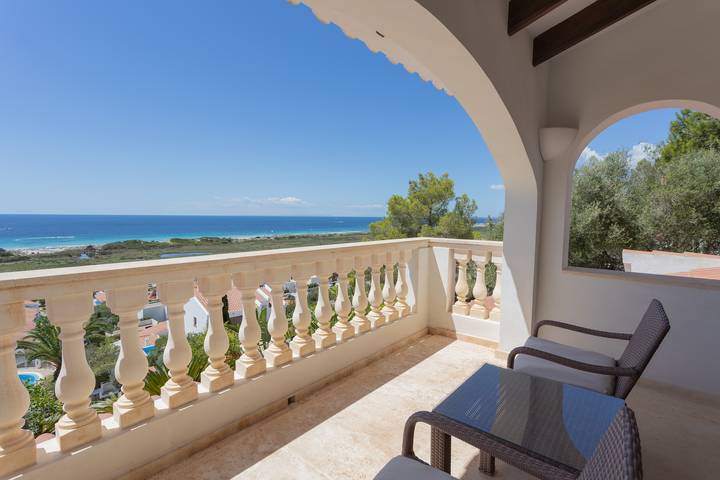 Chalet para 12 personas, con jacuzzi y jardín, Se admiten mascotas en Menorca - 2