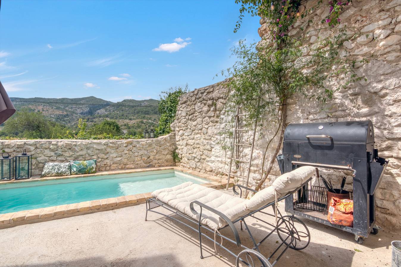 Casa de férias 'Calapasita28' com vista para a montanha e Wi-Fi in Vall de Gallinera, Alicante (Regiao)