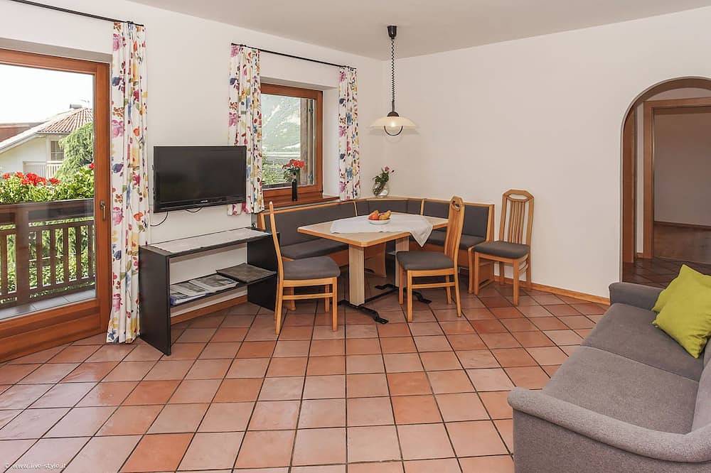 Ganze Wohnung, Kanzi, familienfreunliche Unterkunft, 10 Minuten entfernt vom Kalterersee. in Auer, Südtirol