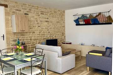 Gîte pour 6 personnes, avec jardin dans Moulins en Bessin
