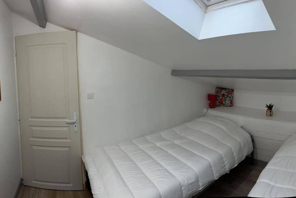 Two-Bedroom House in Doué-la-Fontaine, Vallée de la Loire