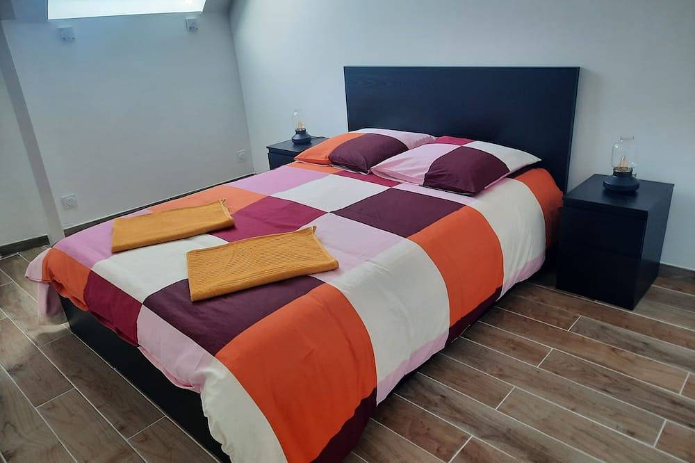 Entire apartment, La Rose des Vents\" duplex apartment with sea view and Arromanches pontoons in Saint-Côme-de-Fresné, Bayeux region