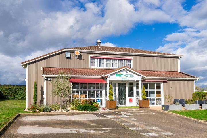 Hôtel pour 2 personnes, avec terrasse, animaux acceptés à Mâcon - 2