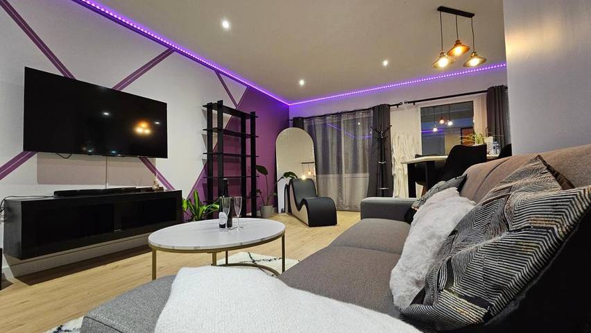 Appartement de vacances pour 4 personnes, avec vue sur le lac ainsi que piscine et terrasse