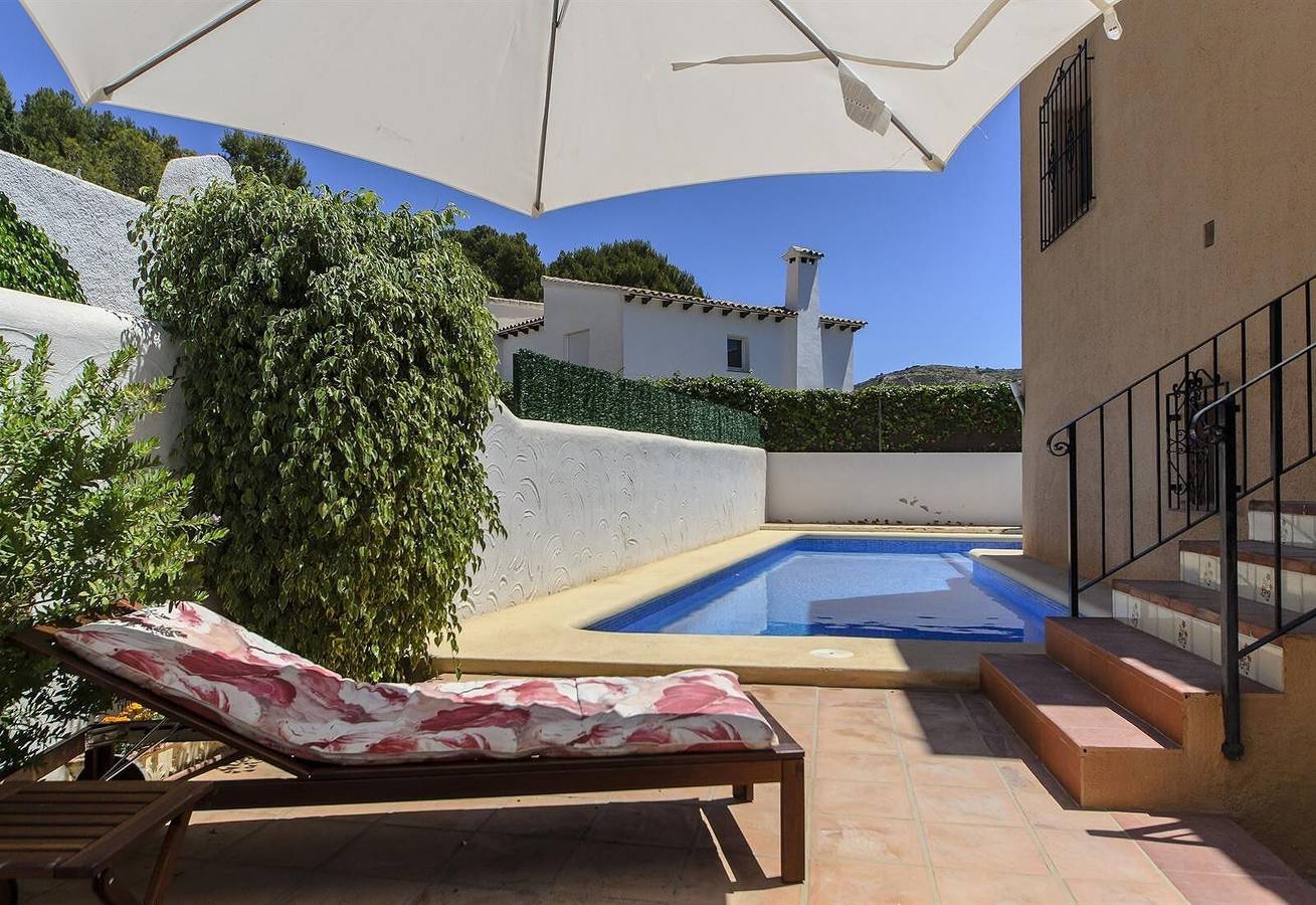 Casa de vacaciones "Vista Bahia" con vistas al mar, piscina privada y Wi-Fi in Cala del Portitxol (Moraira), Teulada