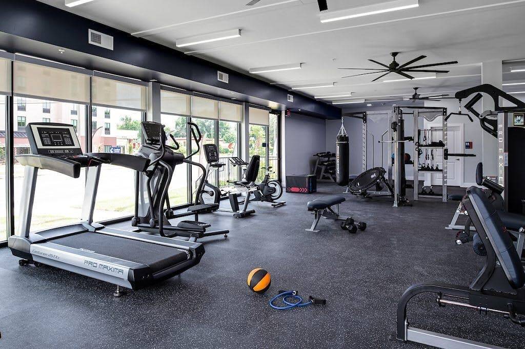 Ganze Wohnung, Modern 1Br w/ Balcony | Walk to Uf & Shands | Perfect for Long Stays in Gainesville, Alachua County