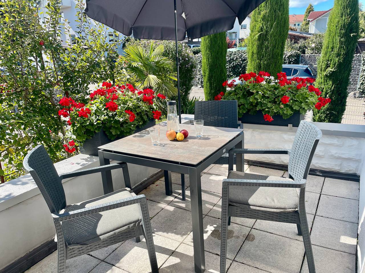 Ganze Wohnung, Ferienwohnung 'Bodensee' mit Gemeinschaftsgarten, Balkon und Wi-Fi in Friedrichshafen, Region Bodensee-Oberschwaben