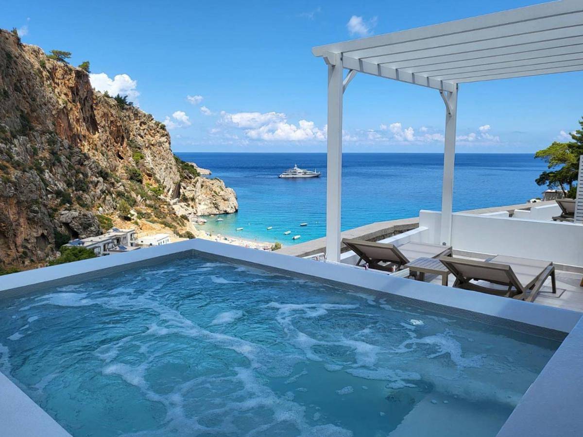 Agnantema luxury suites in Karpathos