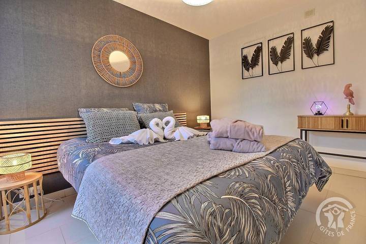 Gîte pour 2 personnes, avec jacuzzi ainsi que sauna et jardin à Penvénan - 3