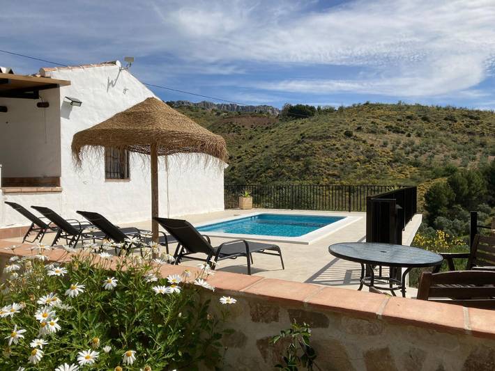 Chalet para 5 personas, con terraza y jardín, Se admiten mascotas en Antequera - 2