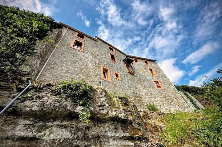 Location de vacances pour 26 personnes, avec jardin et balcon à Antugnac