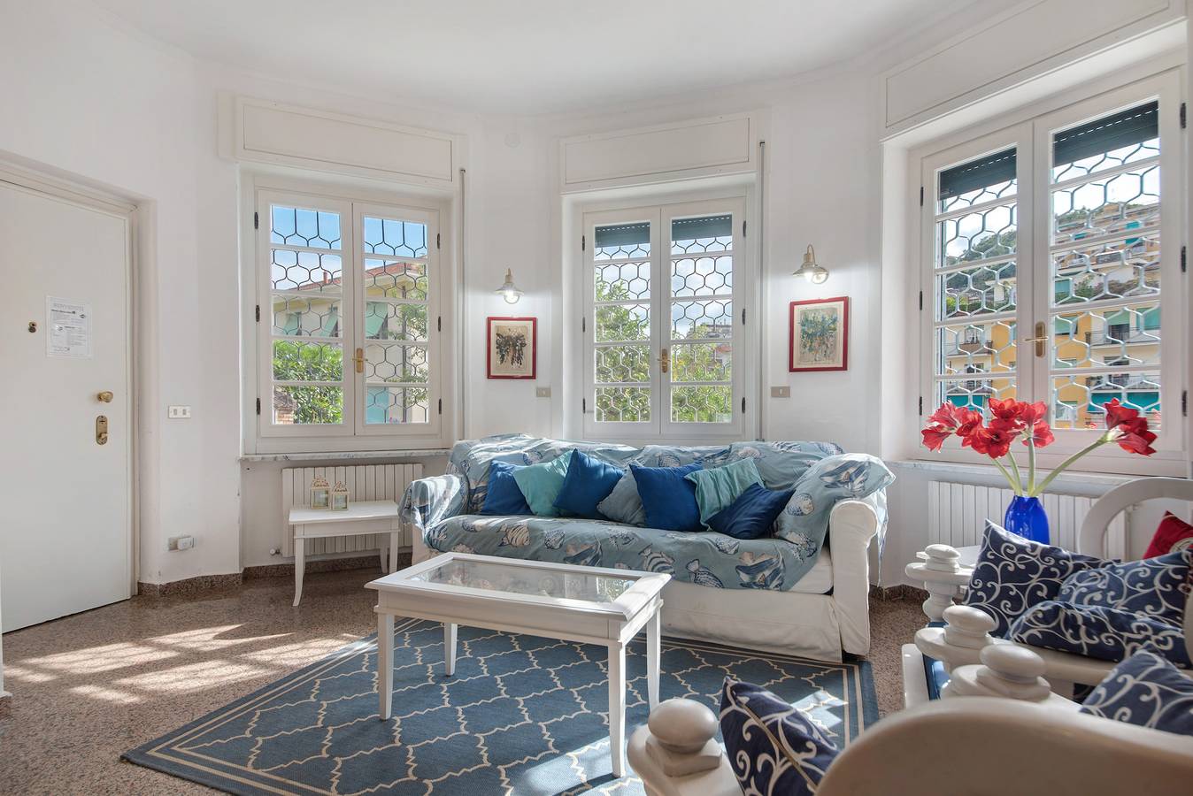 Entire apartment, Apartment 'Fiordalisi' with Private Garden, Wi-Fi and Air Conditioning in Rapallo (City), Rapallo