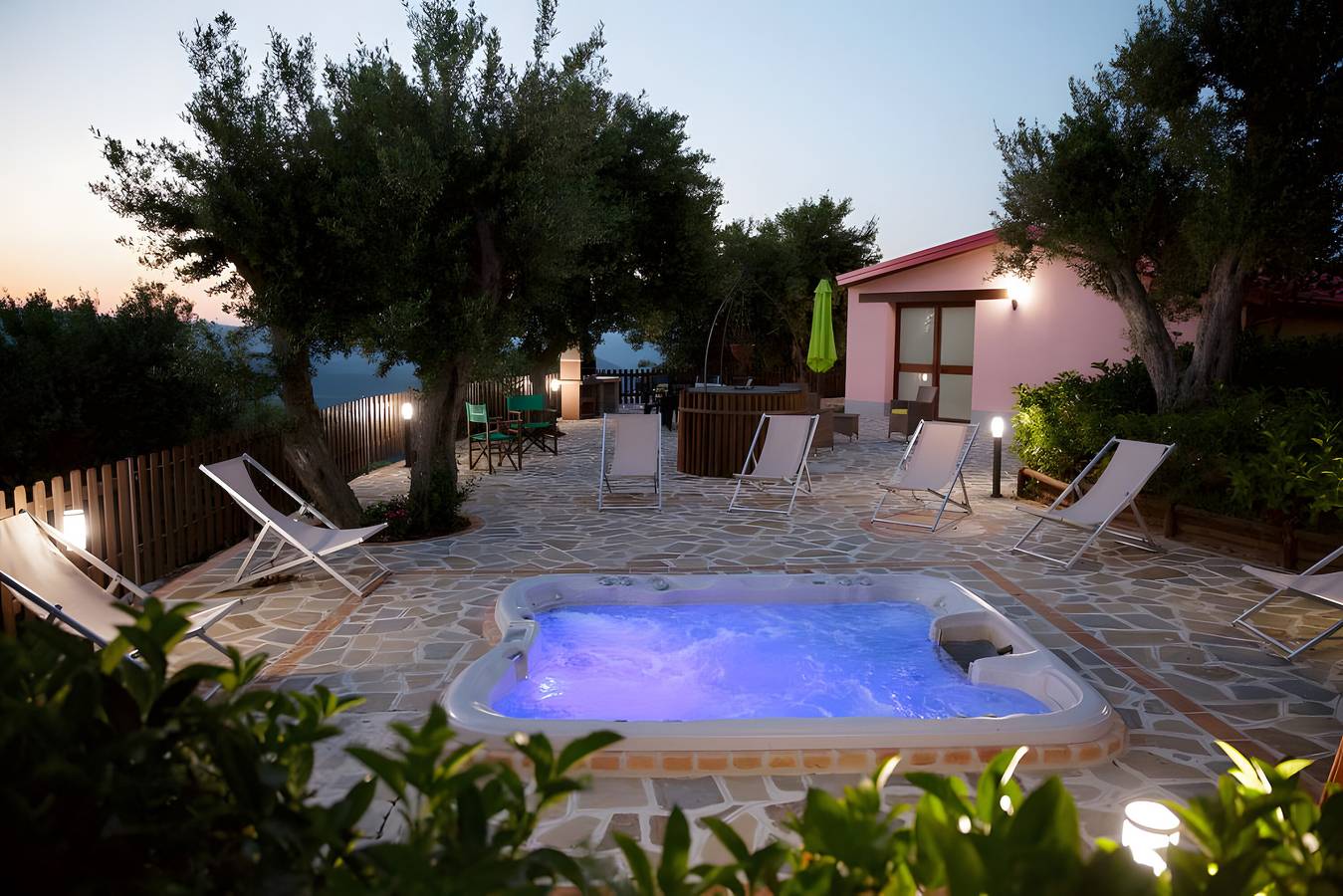 Villa for 6 personer med jacuzzi in Stella Cilento, Cilento