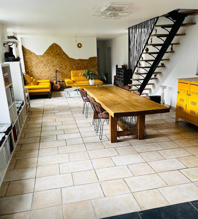 Three-Bedroom Villa in Étrun, Région d'Arras