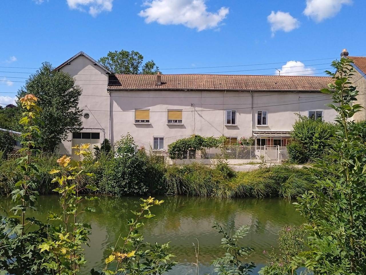 Ls2R - Maison d'hôtes et ludothèque Eurovelo 6 - Chambre Odda in L'Isle-sur-le-Doubs, Doubs