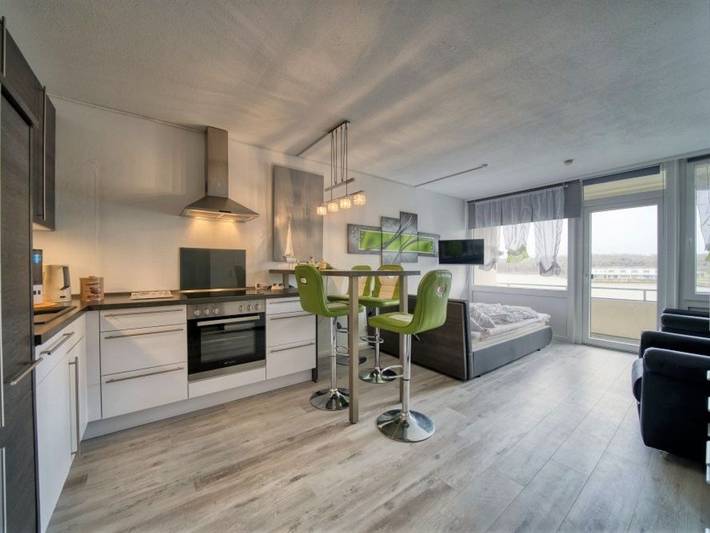 Ferienwohnung für 2 Personen, mit Ausblick und Seeblick sowie Balkon, kinderfreundlich in Heiligenhafen