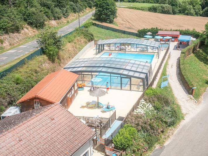 Camping pour 4 personnes, avec bassin pour enfant dans la Loire - 4