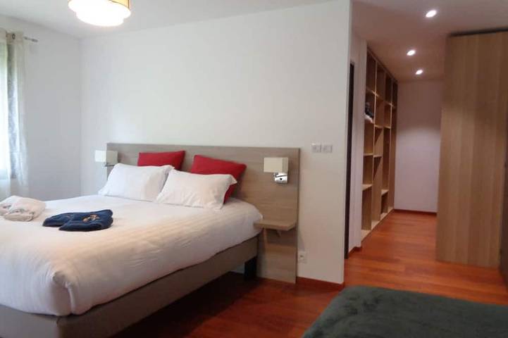 Location de vacances pour 10 personnes, avec jardin et jacuzzi à Collonges-la-Rouge - 2