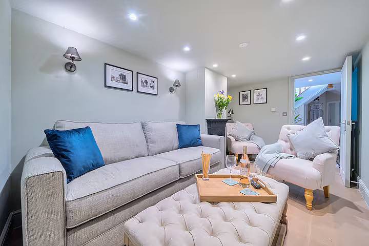 Elegant Central Guildford Home with Castle Views | Pass The Keys in Guildford, Surrey
