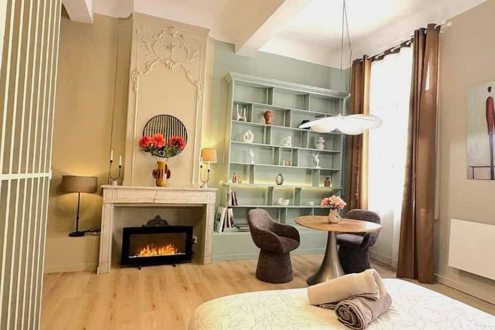 Entire apartment, Charming loft in the heart of Aix’s historic centre. in Aix-en-Provence, Aix-en-Provence region
