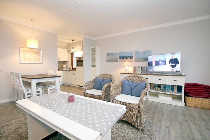 Ganze Wohnung, Ferienwhg. Wyk, 2 Zimmer, ca. 52 m² Hochparterre mit Meerblick auf die Halligen in Wyk auf Föhr (Stadt), Wyk auf Föhr