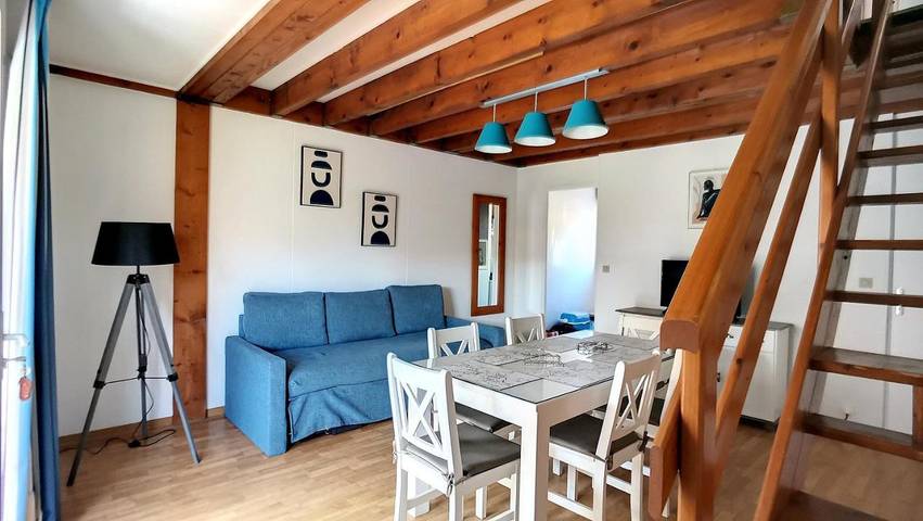 Appartement de vacances pour 6 personnes, avec terrasse ainsi que piscine et vue