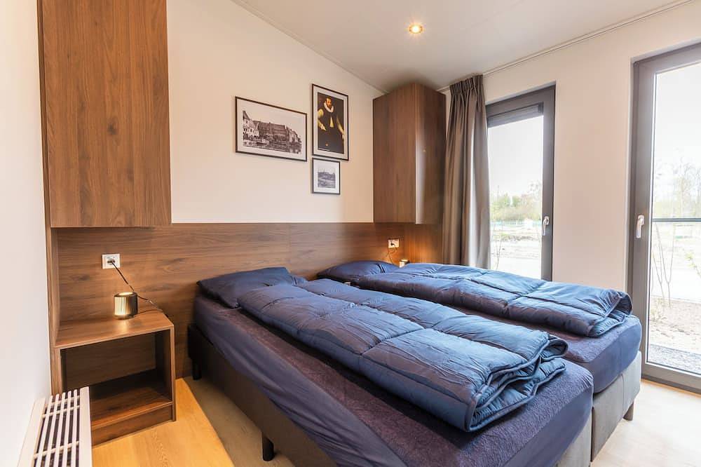 6 person accommodation with 3 bedrooms in Enkhuizen, Ijsselmeer