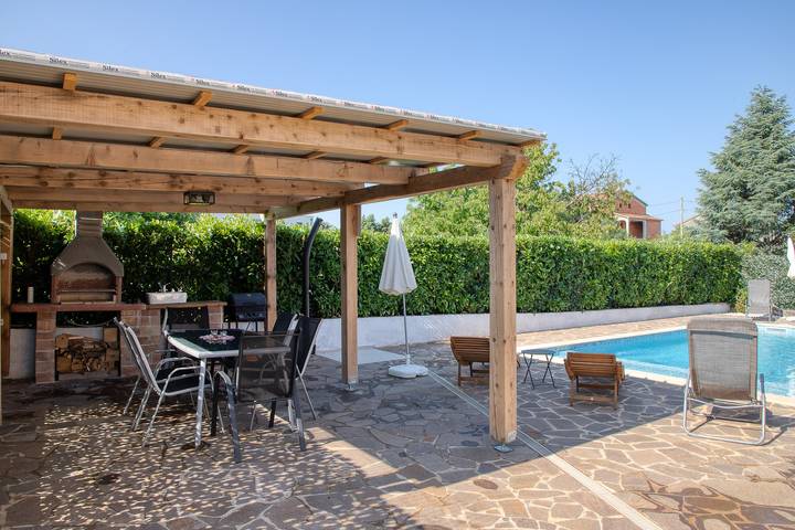 Ferienhaus für 8 Personen, mit Pool und Balkon sowie Garten in Nova Vas - 3