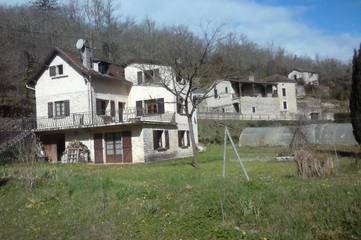 Gîte pour 7 personnes, avec terrasse et vue, animaux acceptés à Saint-Vincent-Rive-d'Olt