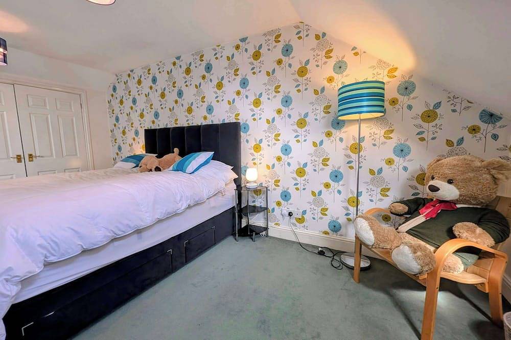 Ganze Wohnung, Stylish 5Bdr Retreat with Parking and Fast Wifi in Sutton (London), London