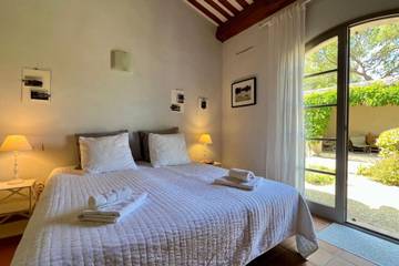 Maison De Vacances pour 8 Personnes dans Mallemort, Région d'Arles, Photo 2