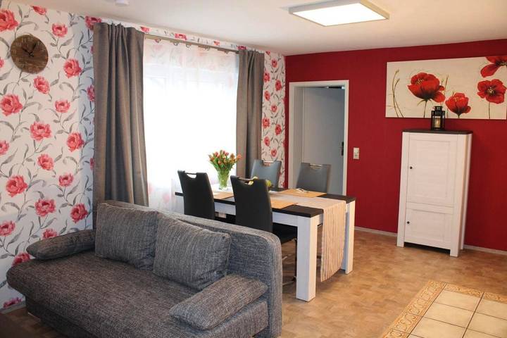 Ferienwohnung für 2 Personen, mit Terrasse und Garten sowie Ausblick in Reichshof - 2