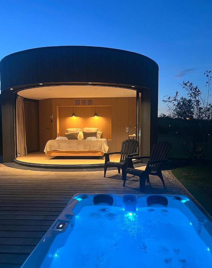 Hôtel pour 2 personnes, avec Balcon et Terrasse ainsi que Jacuzzi et Jardin