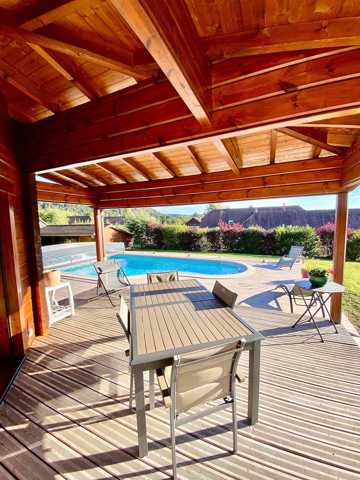 Chalet « Des Lacs » avec piscine privée, terrasse privée et Wi-Fi in Marigny (Jura), Jura