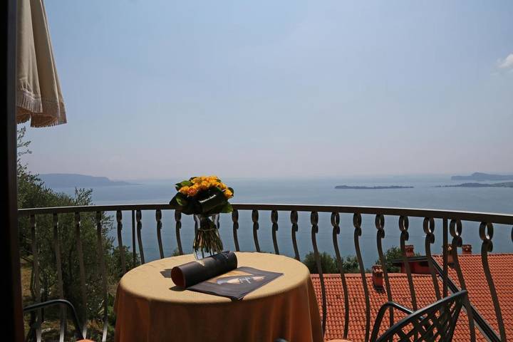 Ferienwohnung für 6 Personen, mit Garten und Pool sowie Seeblick und Ausblick in Gardone Riviera - 4