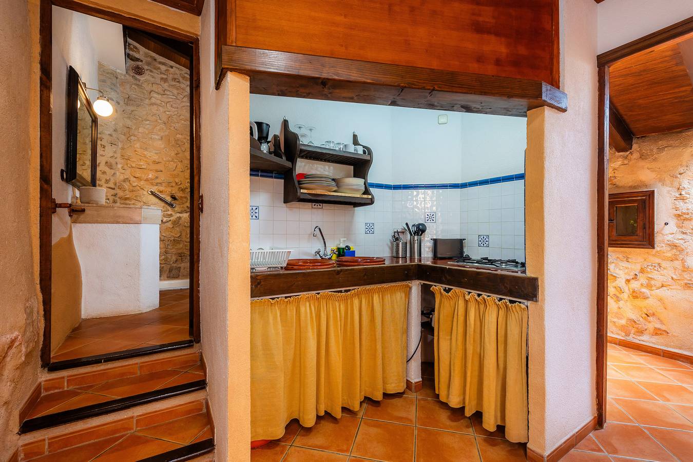 Appartement entier, Appartement "Es Forn" avec vue sur les montagnes, piscine partagée et Wi-Fi in Petra, Majorque l'intérieur des terres