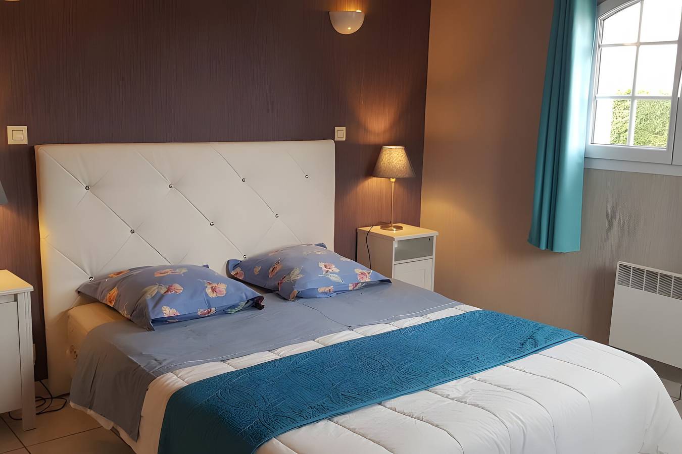 Chambres d'hôtes Myosotis avec piscine partagée, terrasse commune et Wi-Fi in Bégadan, Parc naturel régional du Médoc