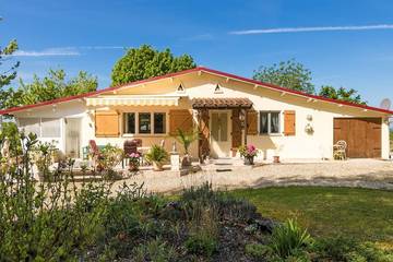 Gîte pour 7 personnes, avec jardin et terrasse à Nadaillac-de-Rouge