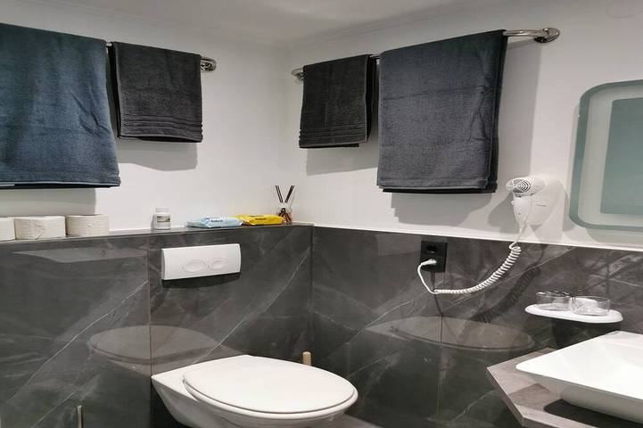 Apartamento entero, Apartamento en Oetz cerca del telesilla in Stubai Alps, Oetz