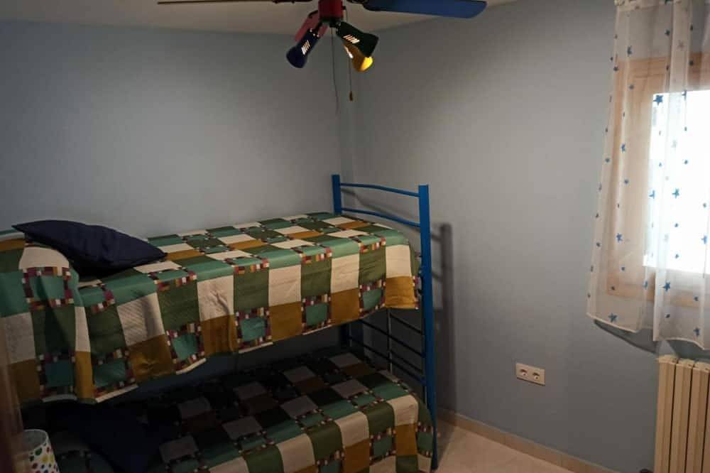 Entire apartment, Casa Rural Vikerbiescas Biescas in Biescas, Spanish Pyrenees