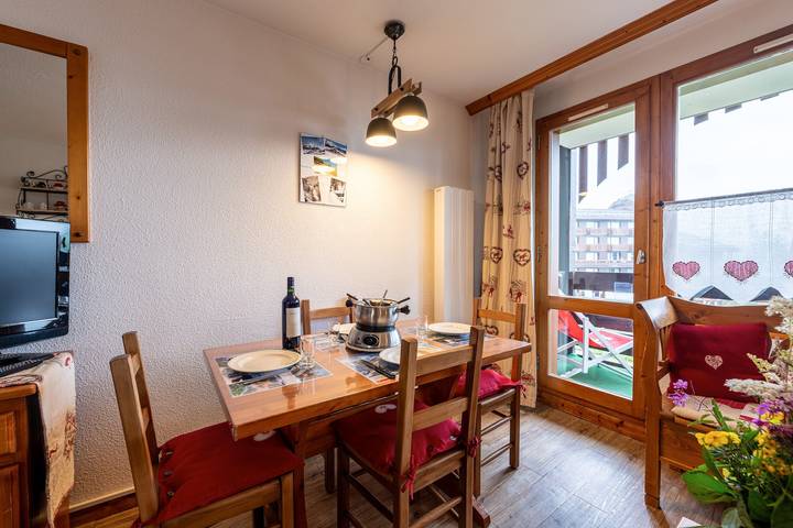Apartamento inteiro, Apartamento "Le Cheval Blanc E7" com Vista Montanha e Varanda in Valmorel, Les Avanchers-Valmorel