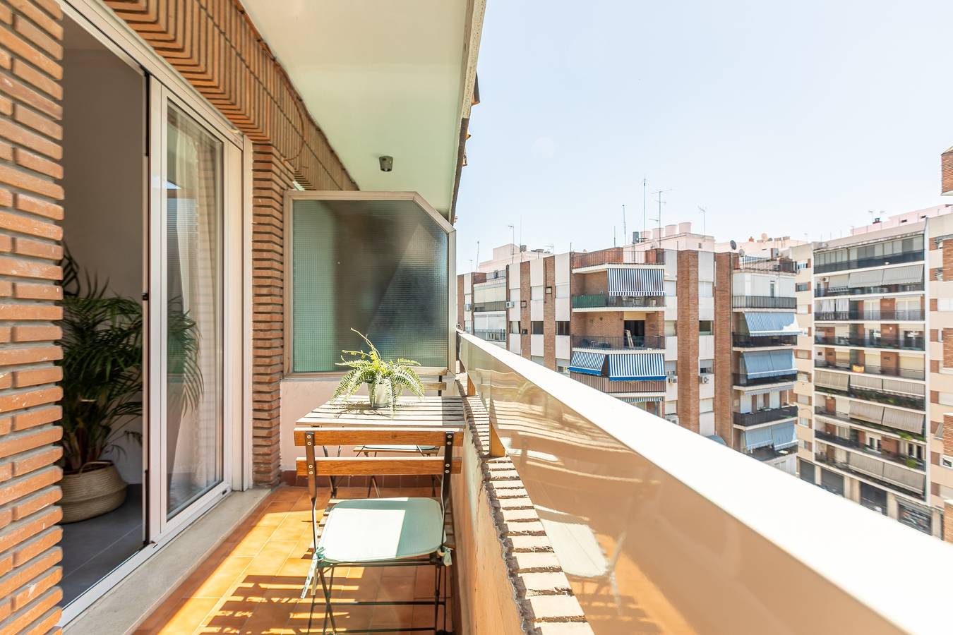 Apartamento entero, Apartamento 'Reflection' con balcón y aire acondicionado in Central Seville, Sevilla