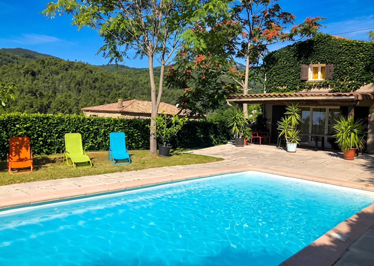 Villa spacieuse avec piscine à Rocher 180 m² 10 pers. in Rocher, Parc naturel régional des Monts d'Ardèche