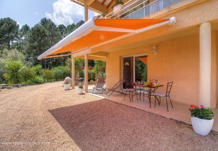 Gîte pour 2 personnes, avec Terrasse ainsi que Jardin et Vue à Levie - 2