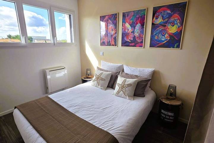 Location de vacances pour 8 personnes, avec piscine ainsi que terrasse et jardin à Sainte-Soulle - 4