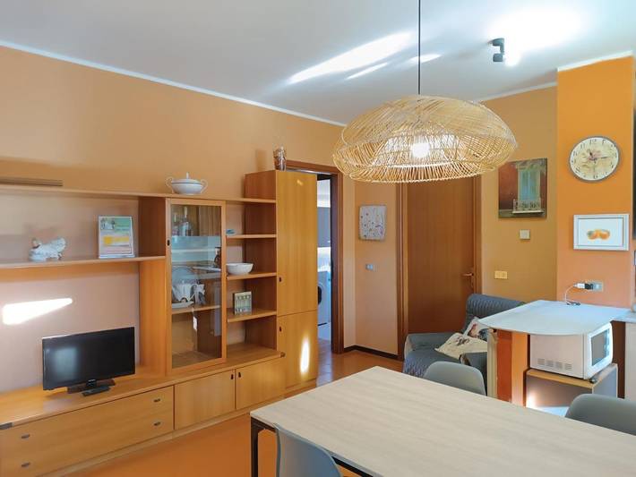 Ferienhaus für 4 Personen, mit Balkon und Terrasse sowie Garten und Seeblick
