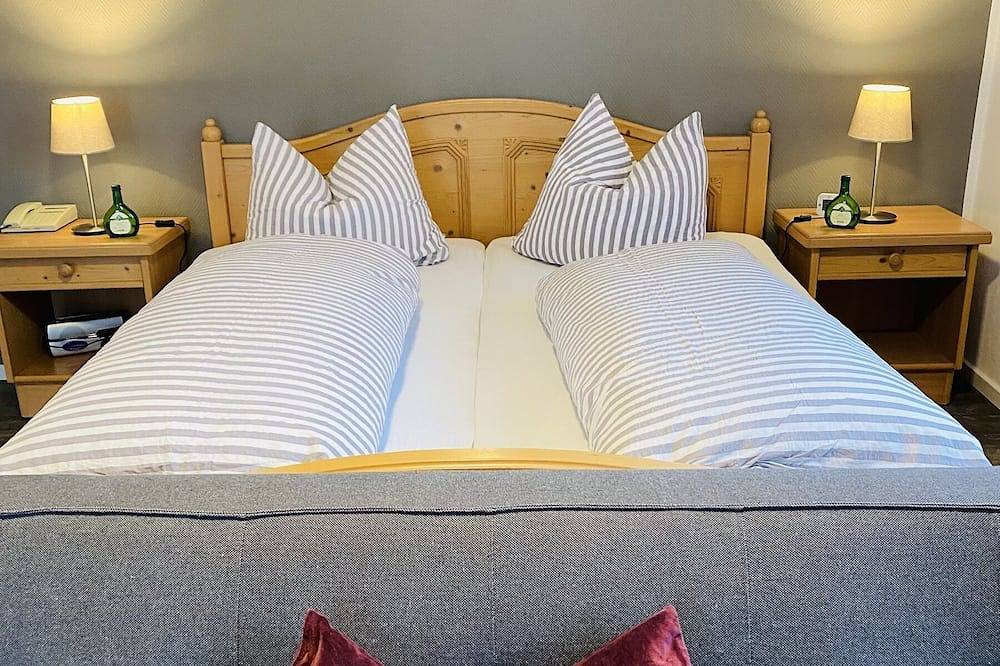 Ganze Wohnung, Gemütliche Ferienwohnung (45 qm) mit großer Terrasse in Bad Steben, Landkreis Hof