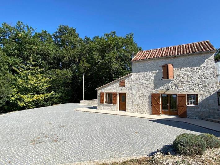 Location de vacances pour 4 personnes, avec Terrasse à Tréjouls