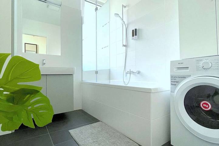 Ganze Wohnung, 1 Zimmer Apartment mit Blick auf die Stadt in Gmunden, Bezirk Gmunden