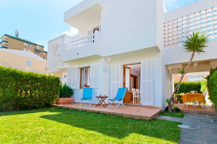 Villa für 4 Personen, mit Balkon und Garten in Playa de Muro